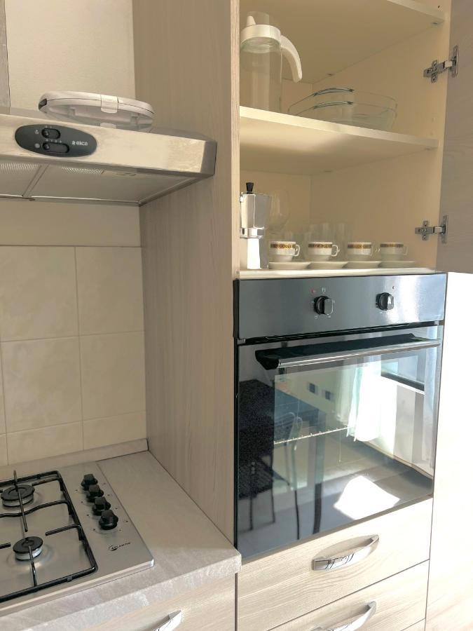 Casa Polly 2 - Ampio E Comodo Appartamento A Voghera Buitenkant foto